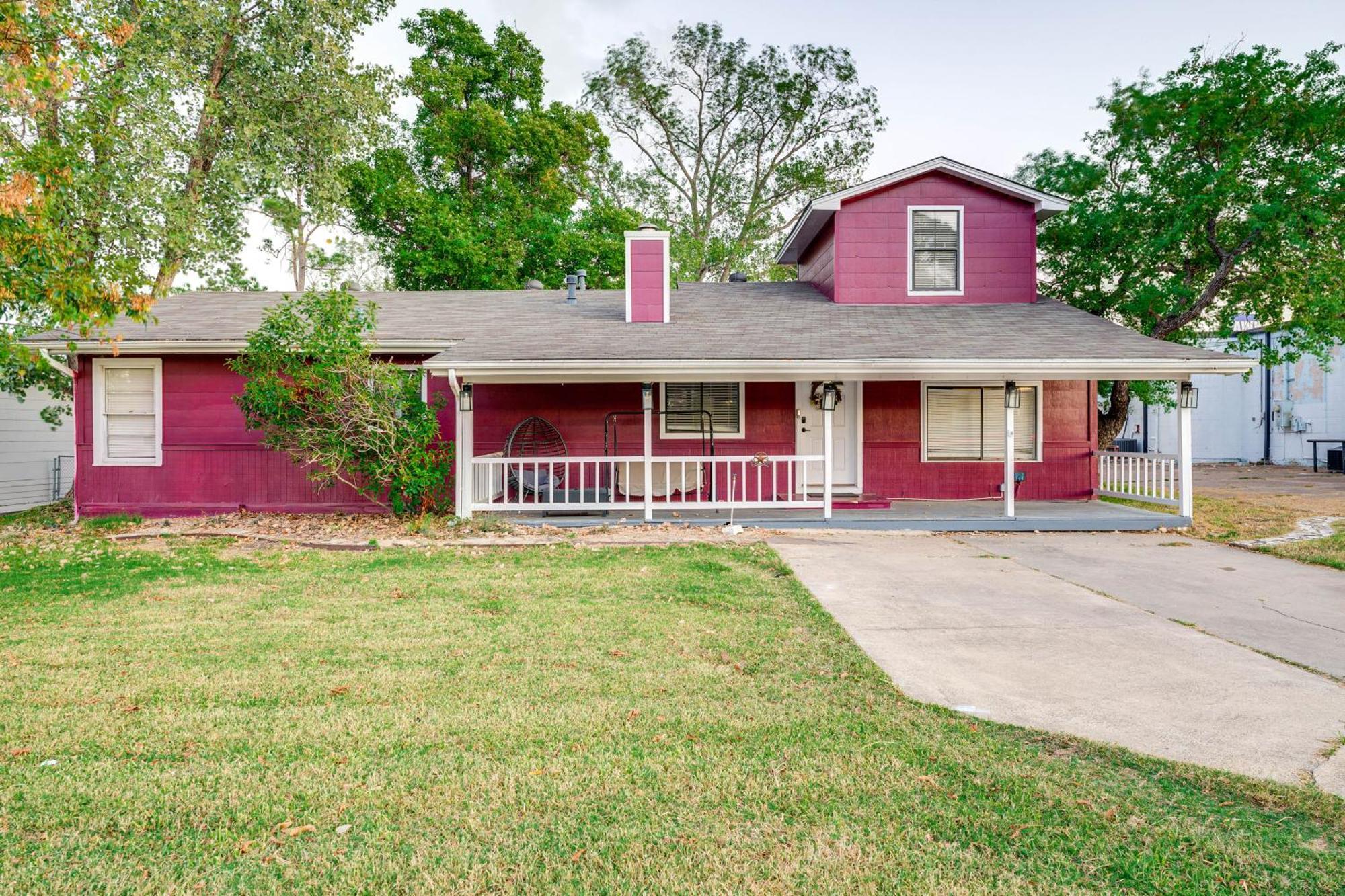 Aggie Game Day Retreat About 1 Mi To Texas A And M! Villa Bryan Exterior photo